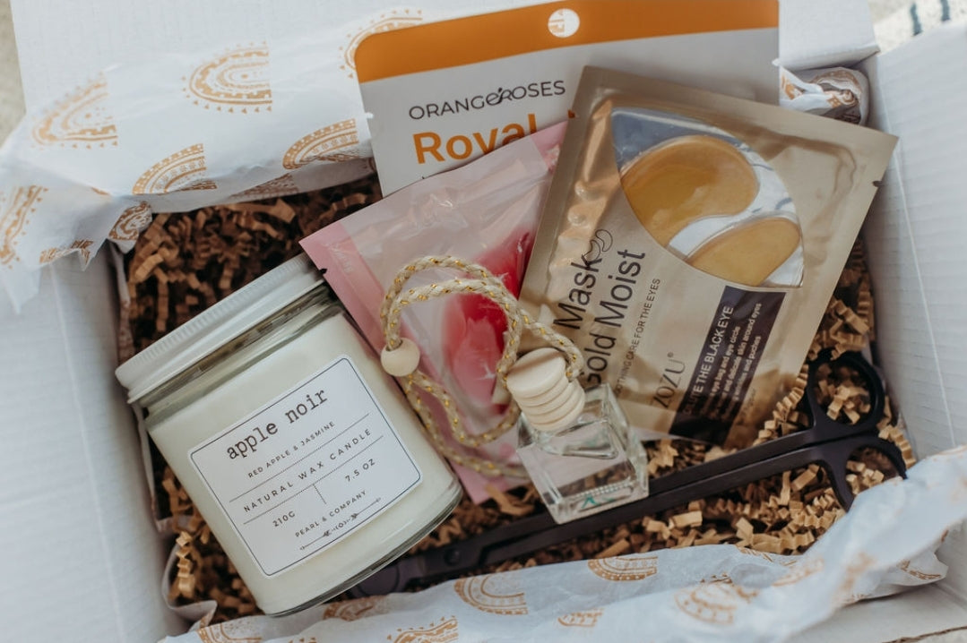 Pearl and Company Natural Candle Subscription Box